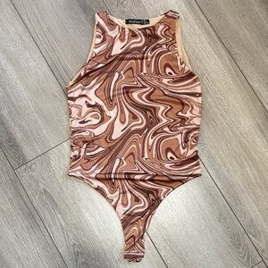 Boohoo Marble Pattern Bodysuit in Brown and Cream